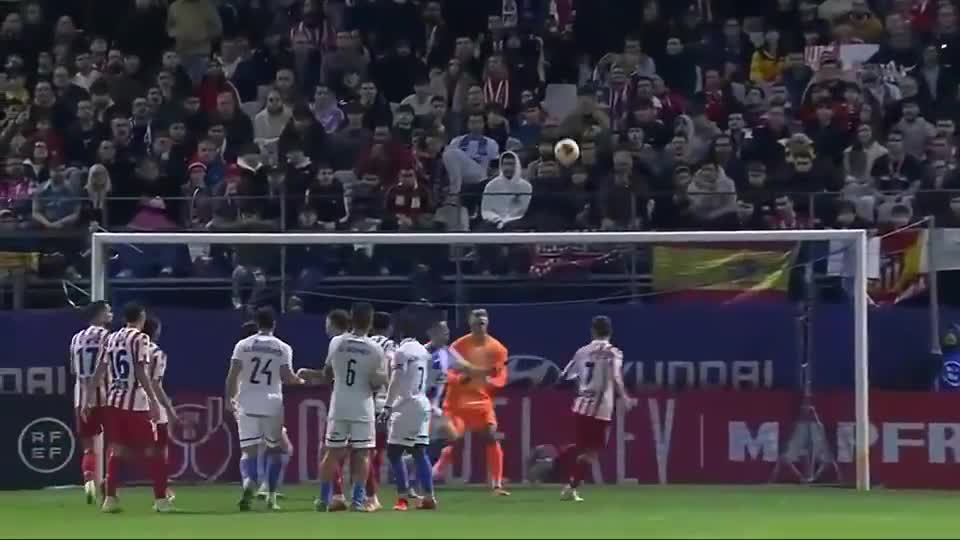 热议U22男足输越南：五后卫+偏哨都输了，非要国际日去忙全运