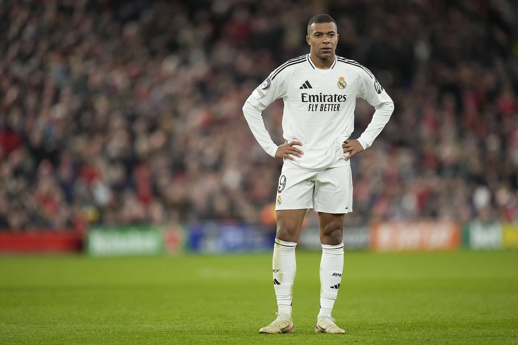 阿隆索和萨拉赫到底谁先离开球队？阿隆索看起来离开皇马会早一些