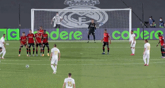 记者：哲凯赖什没参加欧冠赛前最后一练，此前曾感到肌肉不适