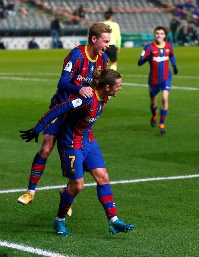 杜兰特祝贺哈登常规赛得分跻身历史前十：传奇