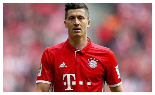 意媒：如果接受降薪，目前年薪600万欧的佩7可能与罗马续约