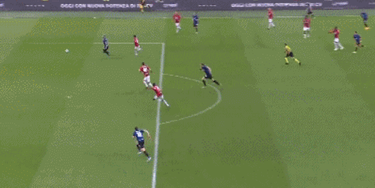 肚子略大，球迷质疑姆伯莫身体状态，随后阿莫林给予后者支持