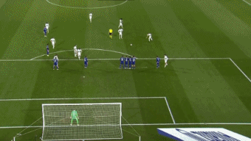 重磅！皇马遭遇重创！阿诺德伤缺两月将错过15场比赛，欧冠生死战告急